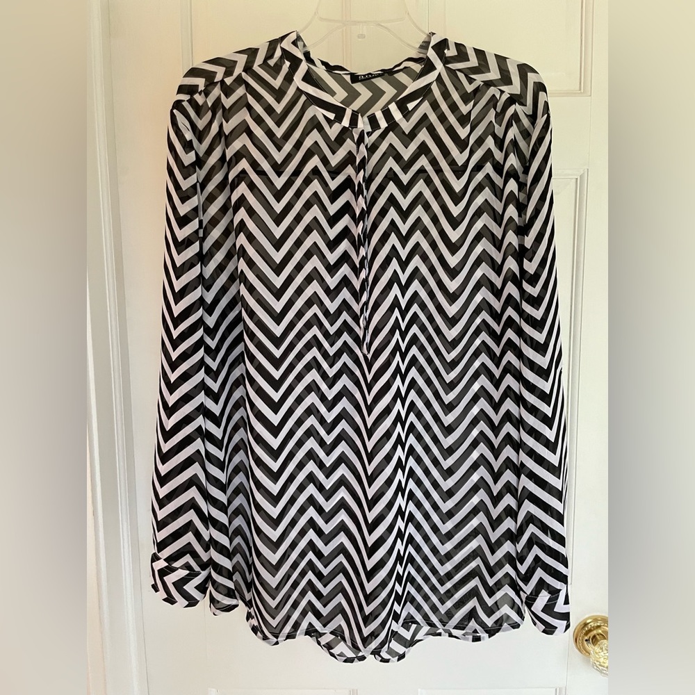 1X a.n.a black and white zig zag striped blouse